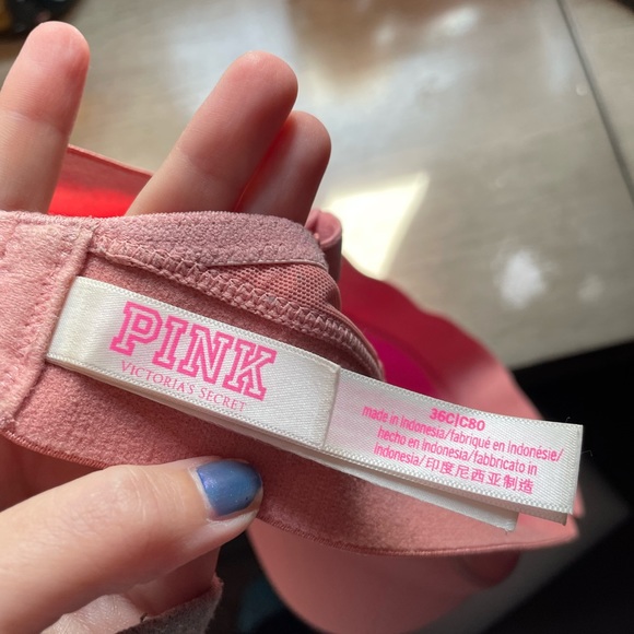 Pink vs bra - Picture 4 of 5